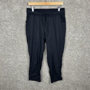 Lululemon Athletica Black Cropped‎ Leggings Pockets Activewear Women's Size 8